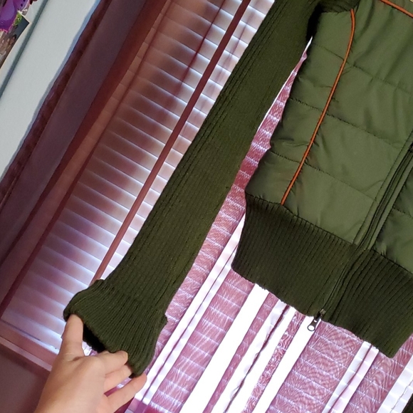 Green jacket with removable faux fur collar - Picture 4 of 9